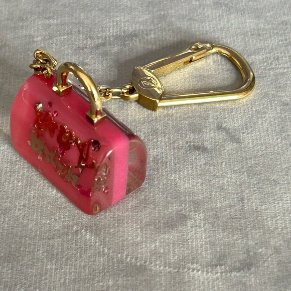 Louis Vuitton Bag/Key Charm Pink - Picture 3 of 4